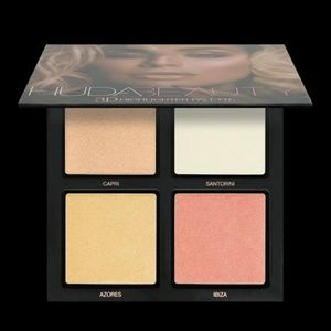 New! Huda Beauty 3D Highlighter Palette